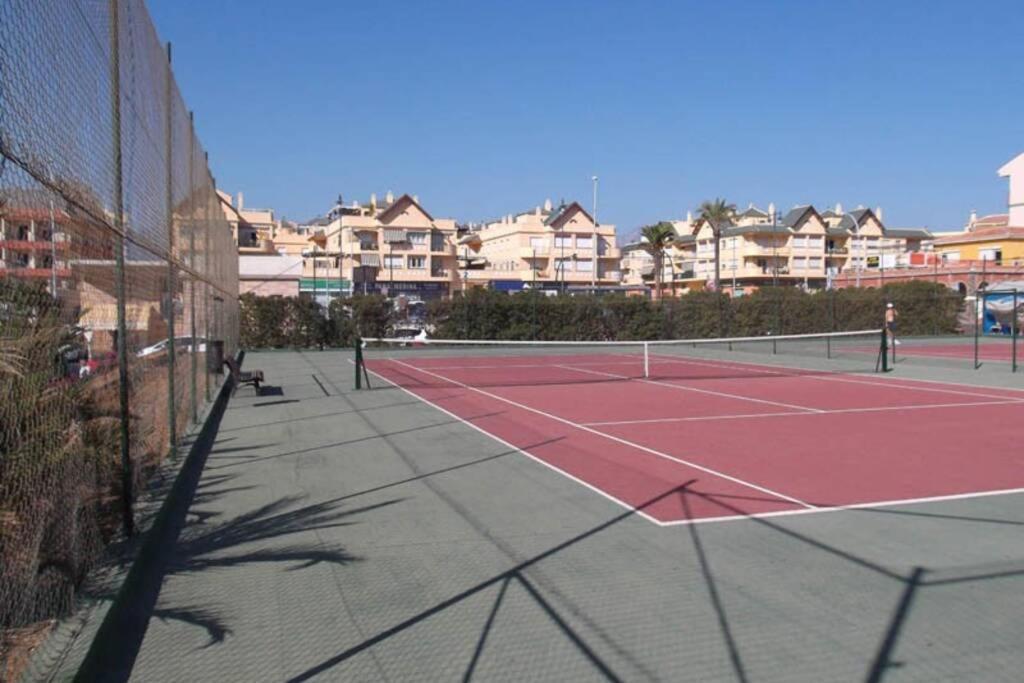 Apartamento a estrenar en primera línea de Playa Torrox Exterior foto