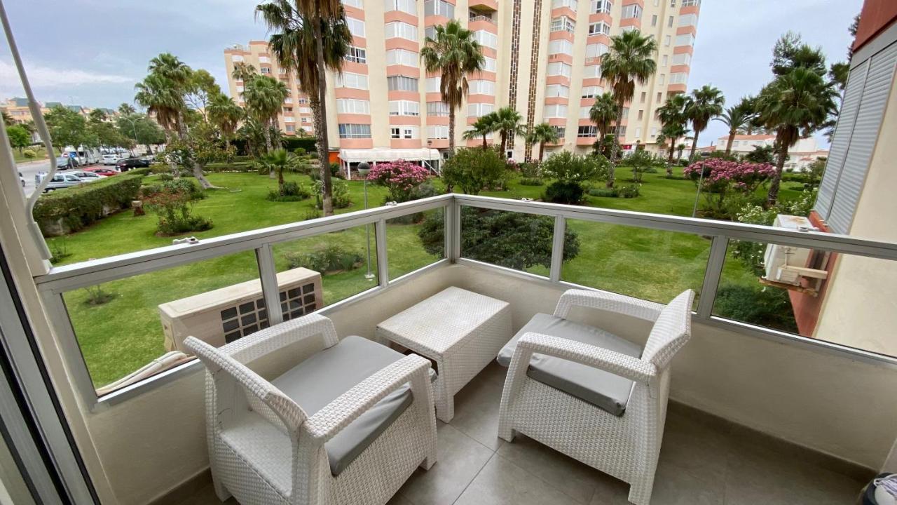 Apartamento a estrenar en primera línea de Playa Torrox Exterior foto